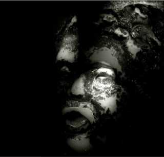 Visage, de type primitif
