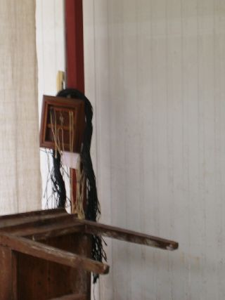 Table renvers&eacute;, vue dans l'atelier d'Alain Lemosse